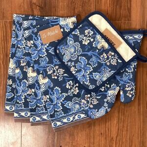 Blue Paisley Kitchen Linen Set ~ Oven Mitt, Hot Pad and 4 Tea Towels